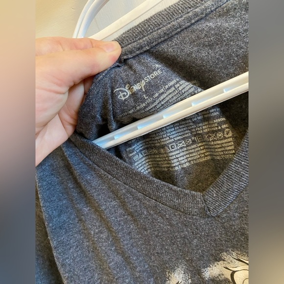 🍍 3/30 Disney size large - Picture 3 of 4